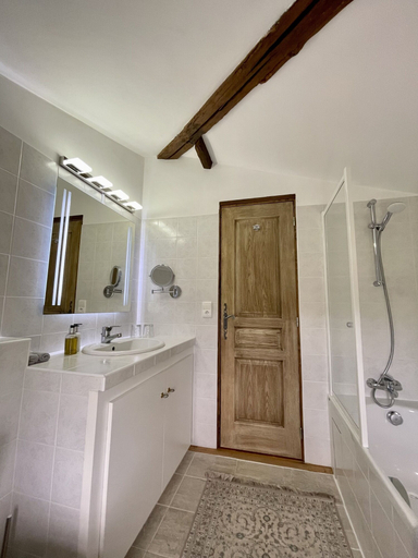 Bathroom 5, Chateau Masburel, Dordogne
