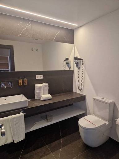 Bathroom 4, Maroa Hotel, Pontevedra