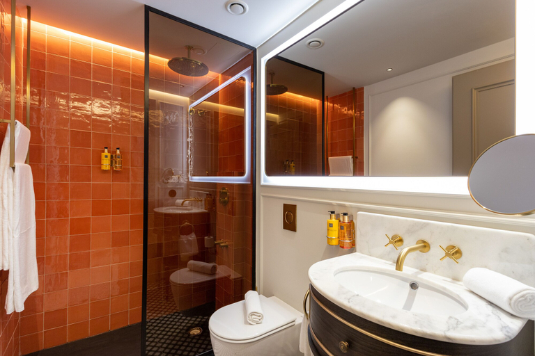 Bathroom 5, Upon Angels - Adults Only, Lisbon