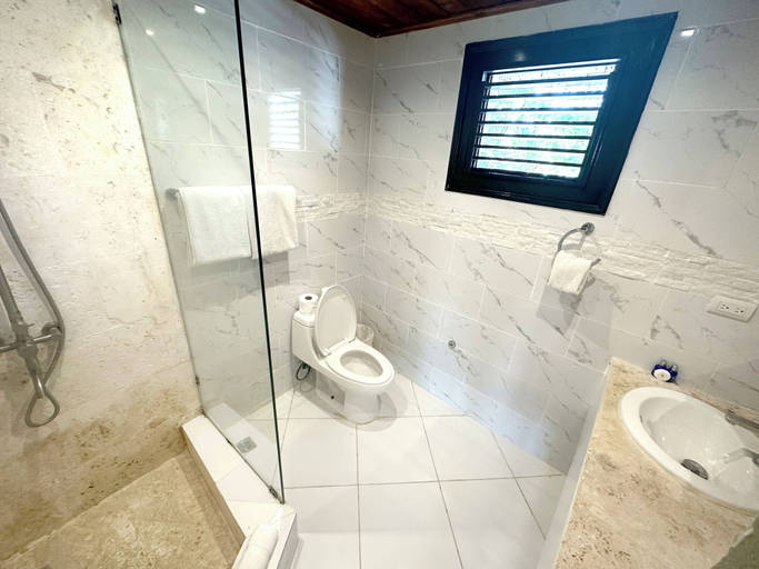 Bathroom 4, Hotel Bahia Punta Bonita, Las Terrenas