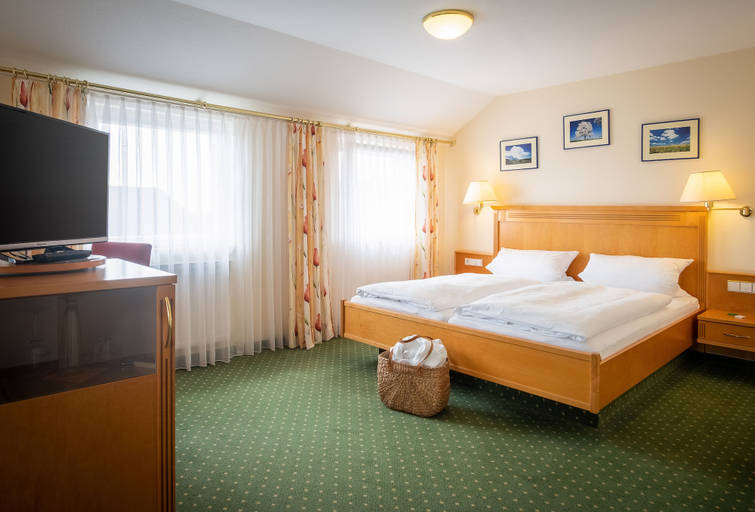 Bedroom 2, Hotel Sonnenhof, Calw