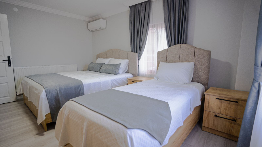 Bedroom 4, Grand Family Home, Merkez