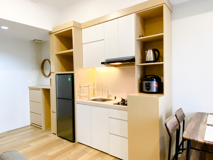 Others 2, Spacious and Combined 1BR Vasanta Innopark Apartment By Travelio, Cikarang