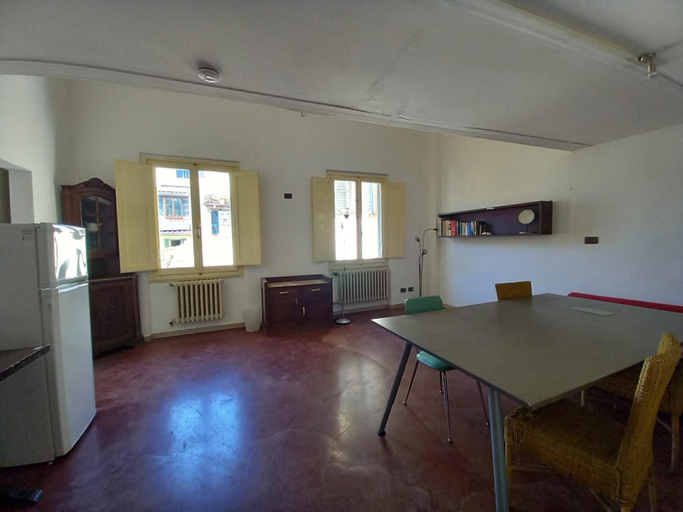 Room 4, Tavolini 4 Apartment, Florence