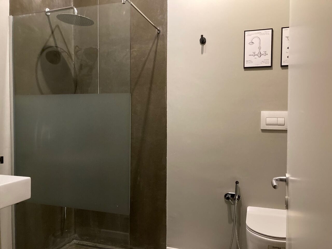 Bathroom 5, Hotel Calypso, Milano
