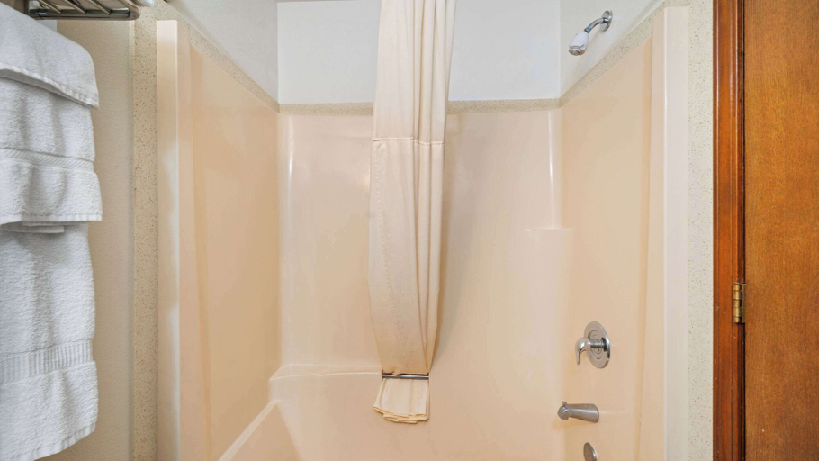 Bathroom 5, Clarion Hotel Suites Fairbanks, Fairbanks North Star