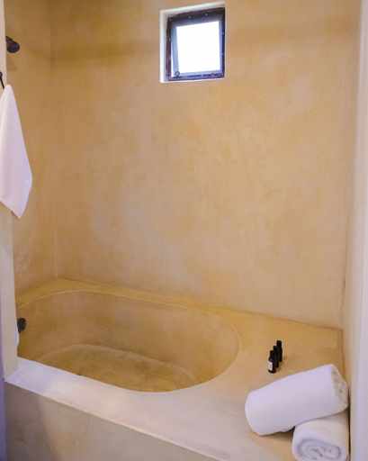 Bathroom 4, Casaluna Hotel Boutique, Allende