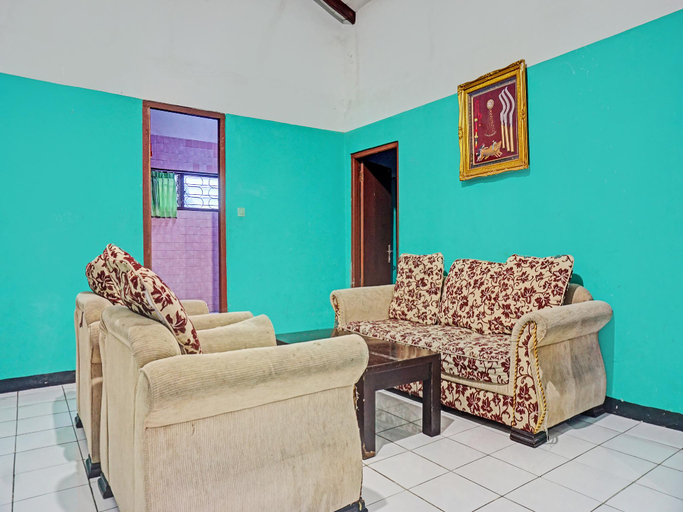 Public Area 1, Capital O 92867 Villa Raggal, Bogor