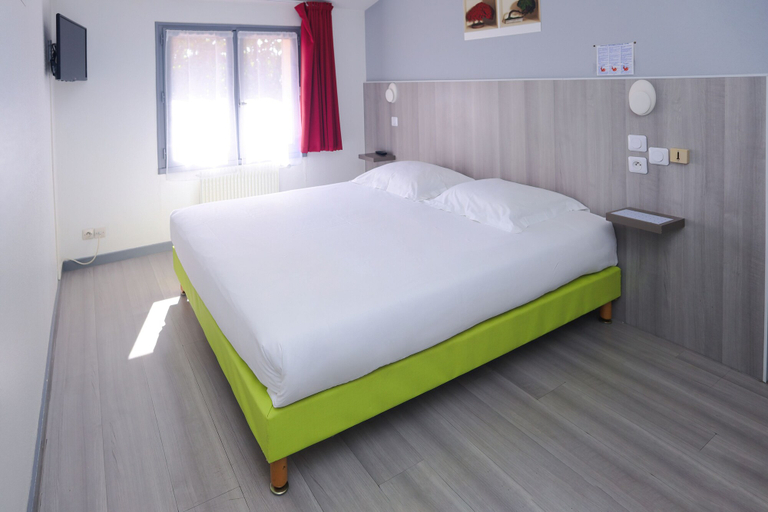 Bedroom 4, Hôtel Le Cheval Blanc, Deux-Sèvres