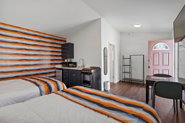 Bedroom 3, Wagon Wheel Motel, York