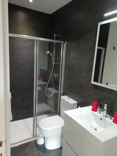 Bathroom 4, VVF Aveyron Najac, Aveyron