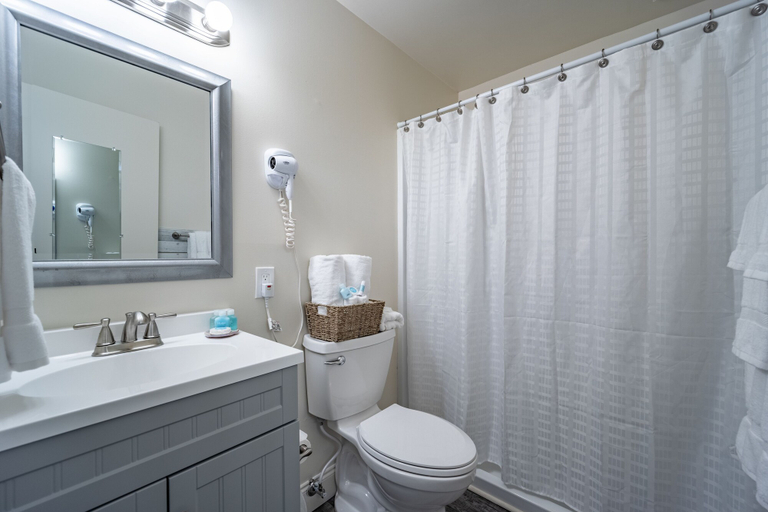 Bathroom 3, Ocean Glass Inn, Sussex