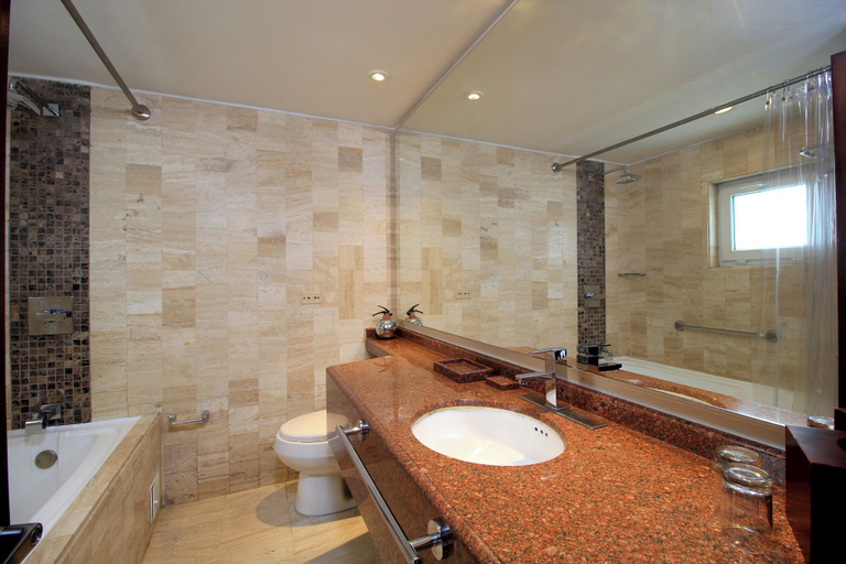 Bathroom 4, Hotel Windsor House Inn By GEH Suites, Santafé de Bogotá