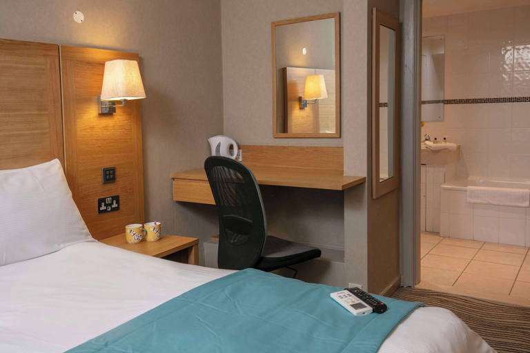 Bedroom 3, Best Western Heath Court Hotel, Suffolk