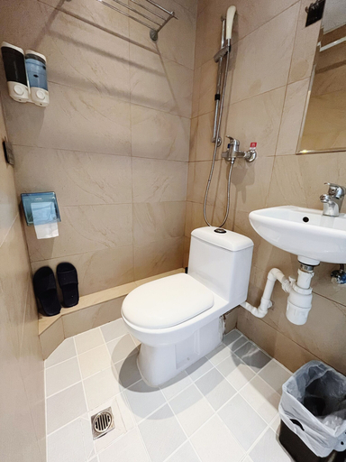Bathroom 5, Move Inn, Hong Kong Island