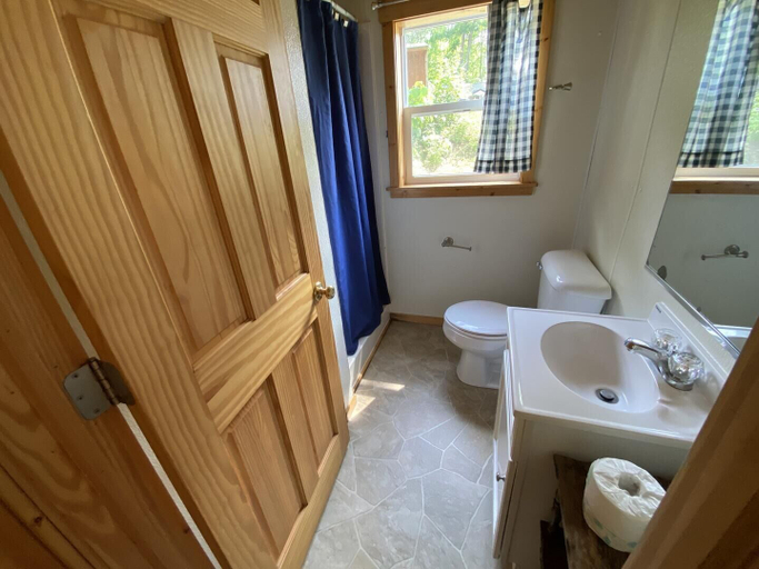Bathroom 3, Lincolnwood Cabin 3, Washburn