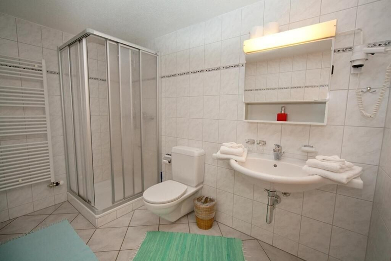 Bathroom 4, Hotel Gemse, Sarganserland