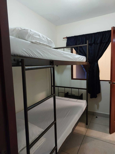 Bedroom 2, Hostal Sin Fronteras, León