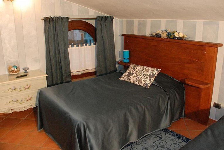 Bedroom 3, B&B Torre in Langa, Cuneo