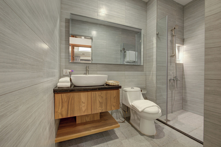 Bathroom 3, Sky Tree Hotel By New World Hospitality, Ruessei Kaev