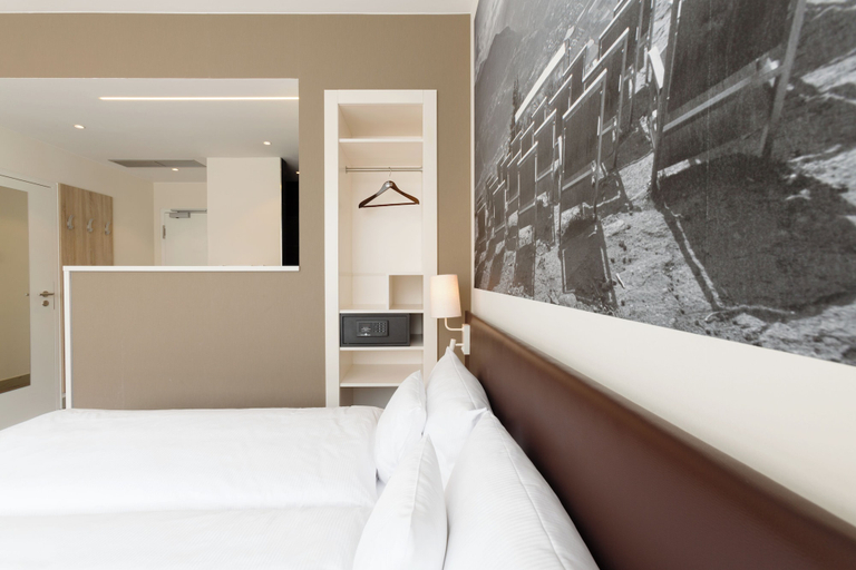 Bedroom 3, Vienna House Easy by Wyndham Munchen, München