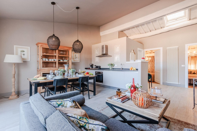 Room 4, Casa Marta in Lucca With 2 Bedrooms and 1 Bathrooms, Lucca