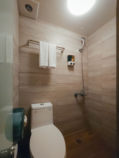Bathroom 5, Taipei Inn, Taipei City