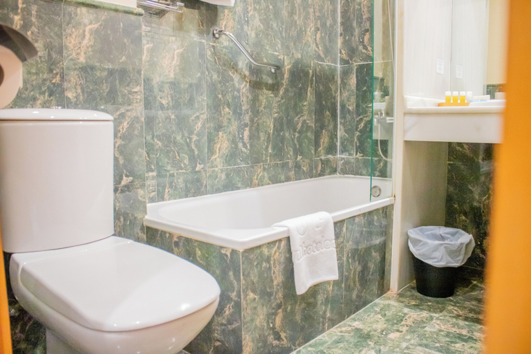 Bathroom 5, Hotel YIT Vereda Real, Sevilla