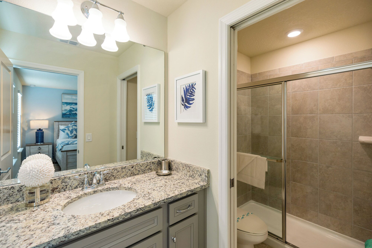 Bathroom 3, Mahalo Magical Mansion, Polk