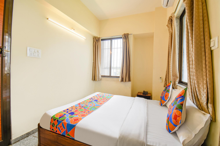 Bedroom 3, FabHotel Mountain High Inn - Nr. Lifeline Hospital, Pune