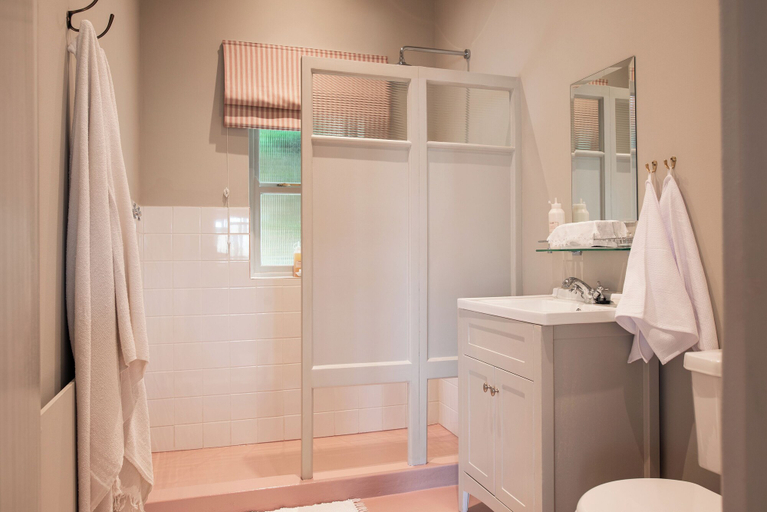 Bathroom 5, Dorp Hotel, City of Cape Town