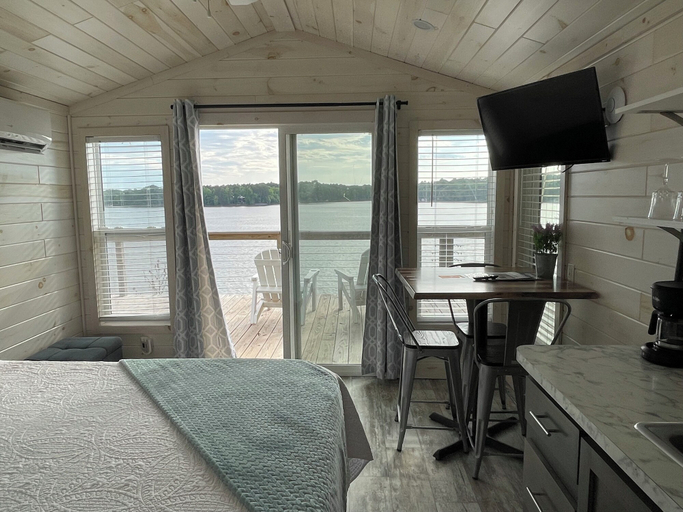 Bedroom 2, Long Cove Resort near Charlotte Airport, Mecklenburg