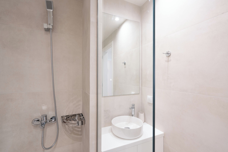 Bathroom 2, Newly Renovated 2Bdr Apt-5min to metro, Attica