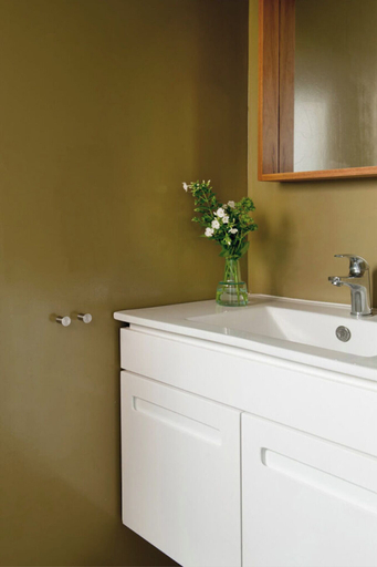 Bathroom 2, Spacious & Stylish 3BR Apt w Beautiful Street View