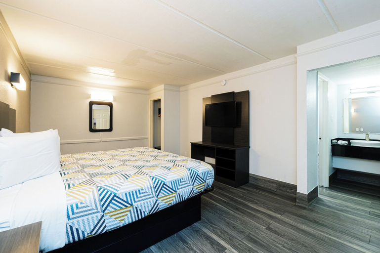 Bedroom 3, Motel 6 Baytown, TX - Garth Rd, Harris