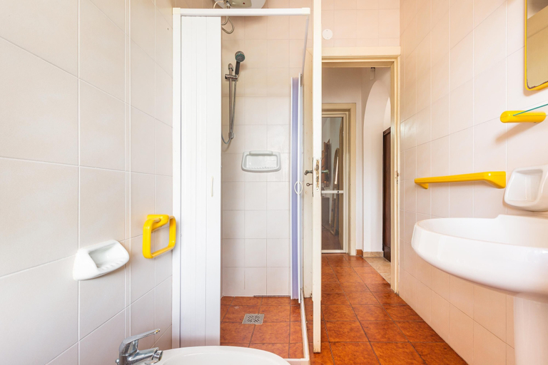 Bathroom 5, 3345 DCB Trilocale by Barbarhouse, Lecce