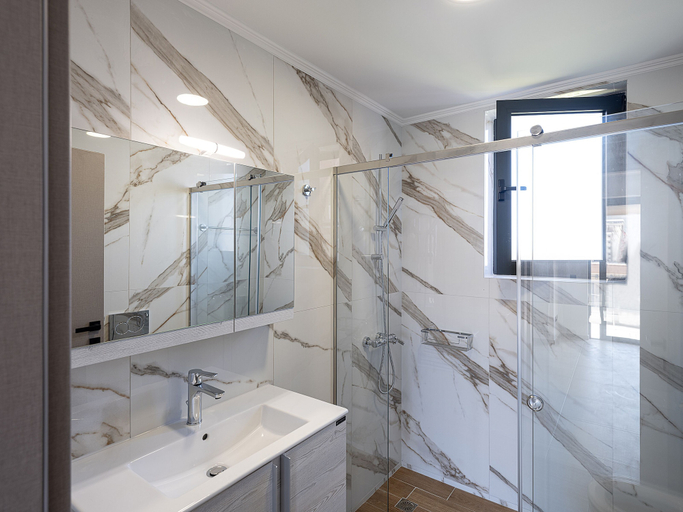 Bathroom 5, MOSSA CITY APARTMENTS, Crete