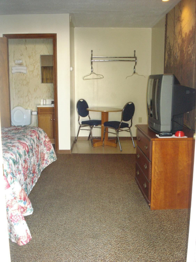 Others 4, Cedar Grove Motel, Blair