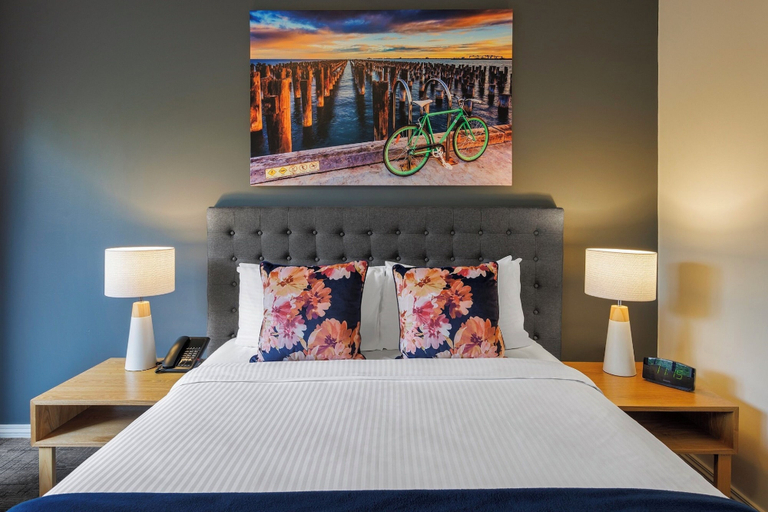 Bedroom 3, Kimberley Gardens Hotel & Serviced Apartments, Melbourne