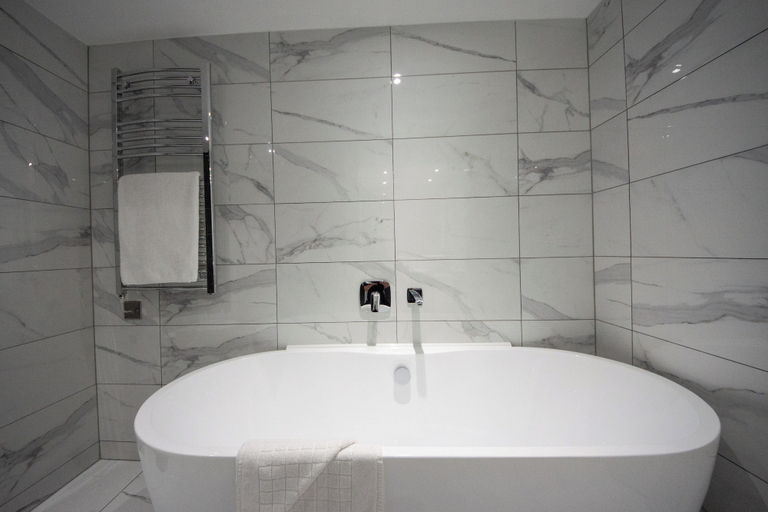 Bathroom 4, Best Western Abbots Barton, Kent