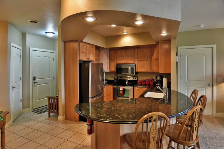 Unit 411a 1 BD/ 1 BA Condo, Barron
