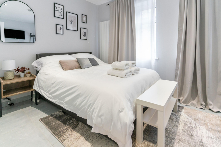 Bedroom 2, Luxury 5BD Guesthouse, London