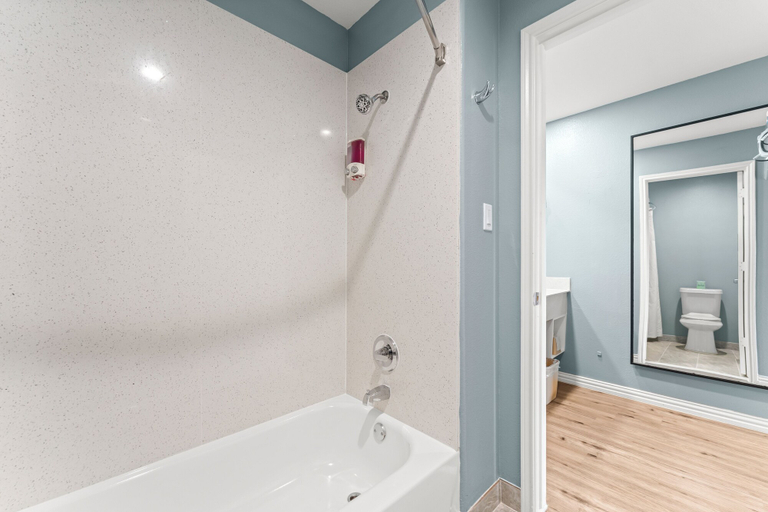Bathroom 4, Executive Inn and Suites, Montgomery