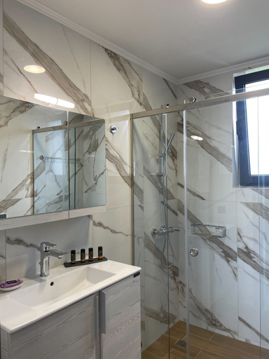 Bathroom 3, MOSSA CITY APARTMENTS, Crete