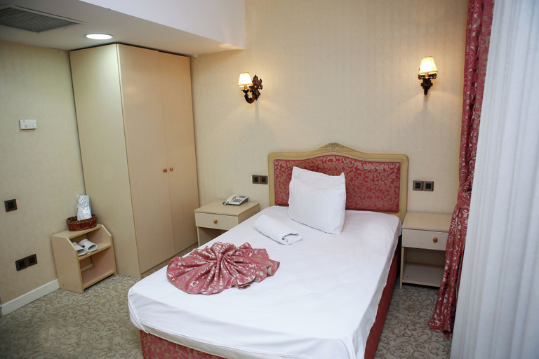 Bedroom 4, Deluxe Hotel Ganja, Xanlar