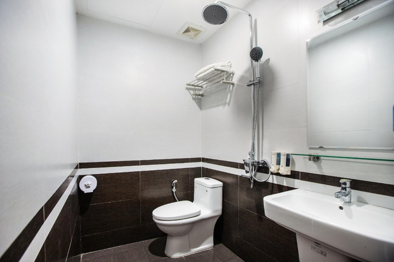 Bathroom, Giao Thong Hotel, Hai Bà Trưng
