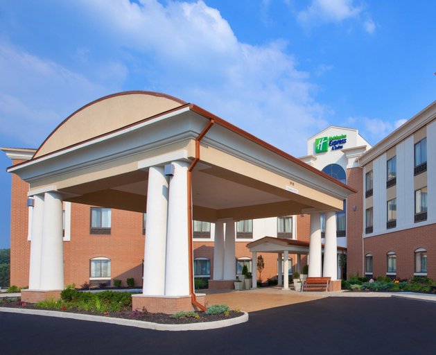 Holiday Inn Express & Suites Akron Regional Airport Area, Summit
