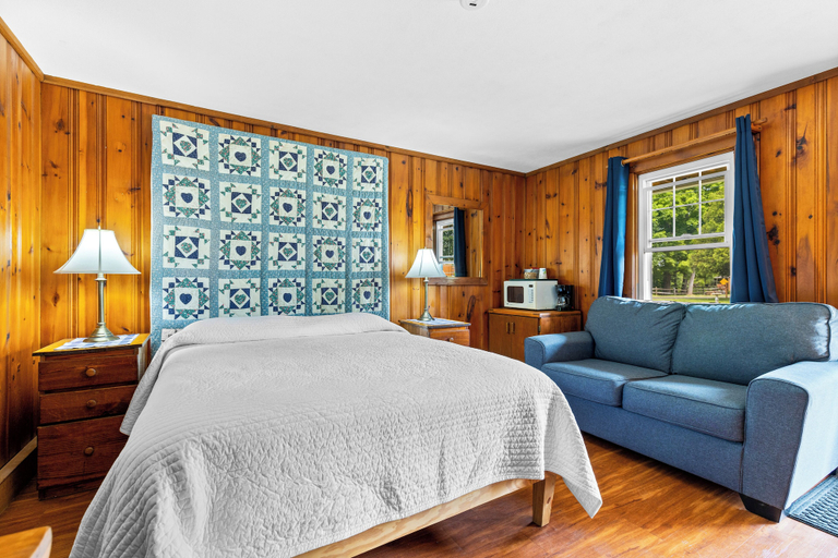Bedroom 2, Lakeview on the Lake, Erie