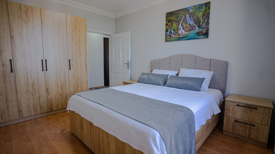 Bedroom 4, Grand Family Home, Merkez