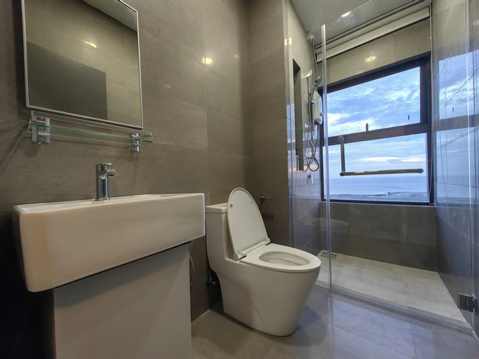 Bathroom 16